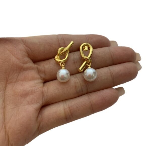 CELINE Twist Tie Earrings with Pearl - Picture 5 of 5